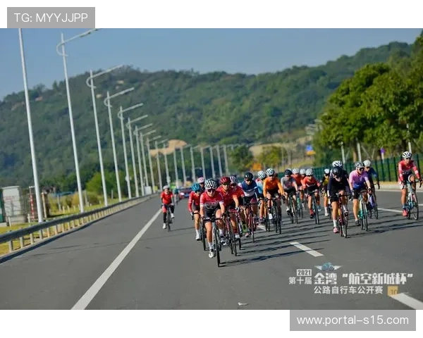 珠海金湾实施临时交通管制 保障自行车赛顺利举行 珠海金湾实施临时交通管制 保障自行车赛顺利举行